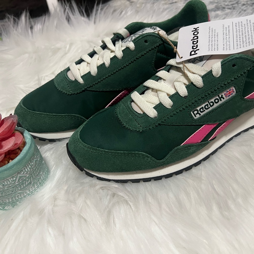 Reebok
Classic AZ - Picture 1 of 4